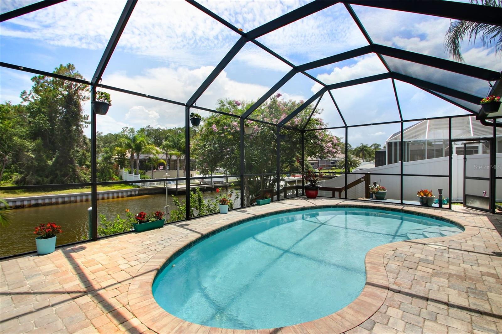 Image 4 of 65 For 14 Comet Court