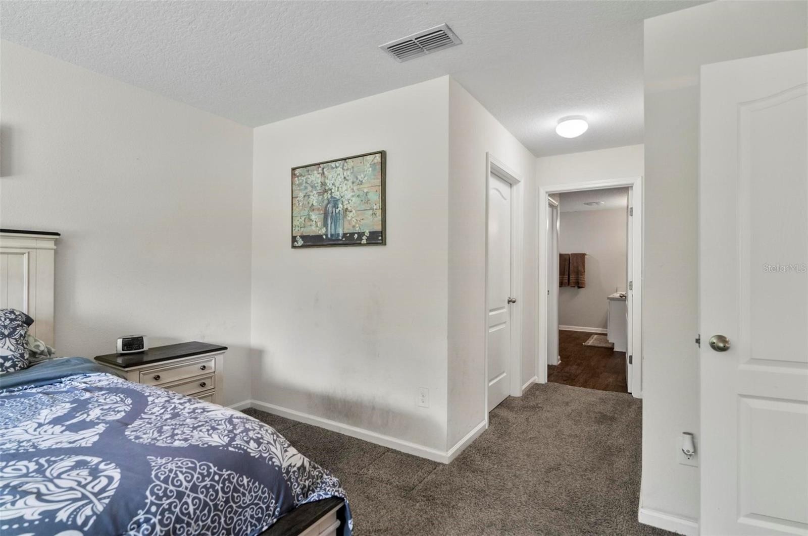 Image 36 of 90 For 7 Grand Par Court
