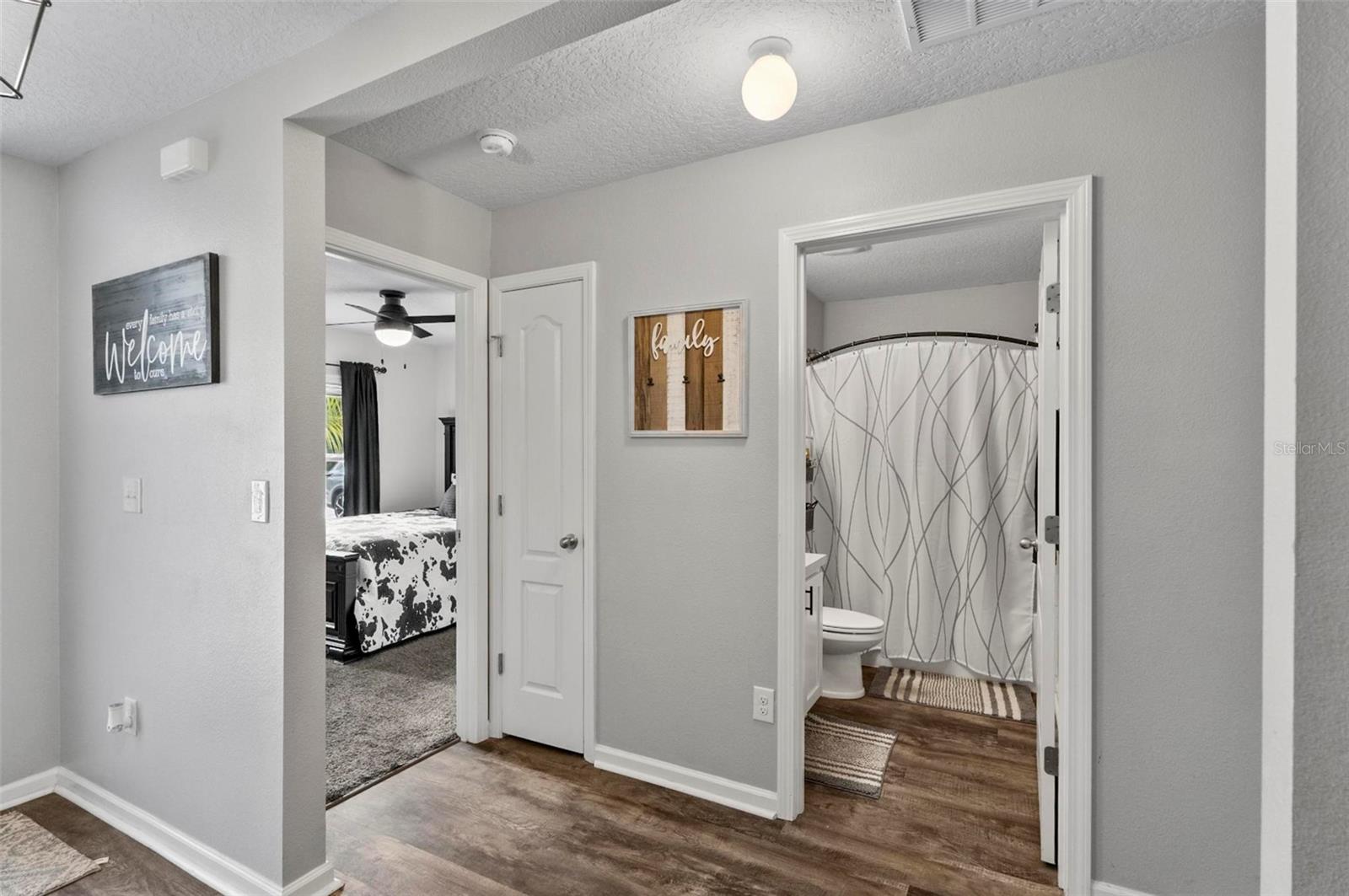 Image 40 of 90 For 7 Grand Par Court