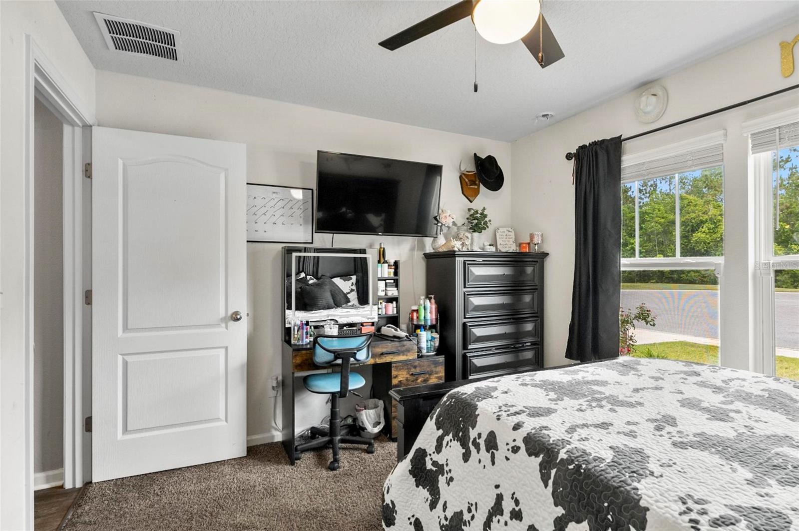 Image 42 of 90 For 7 Grand Par Court