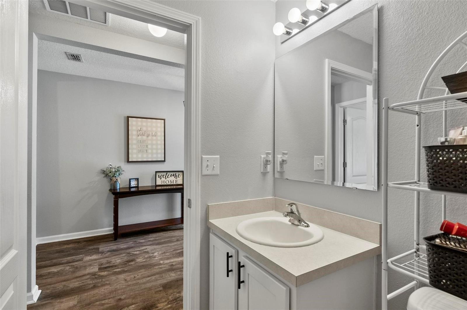 Image 47 of 90 For 7 Grand Par Court