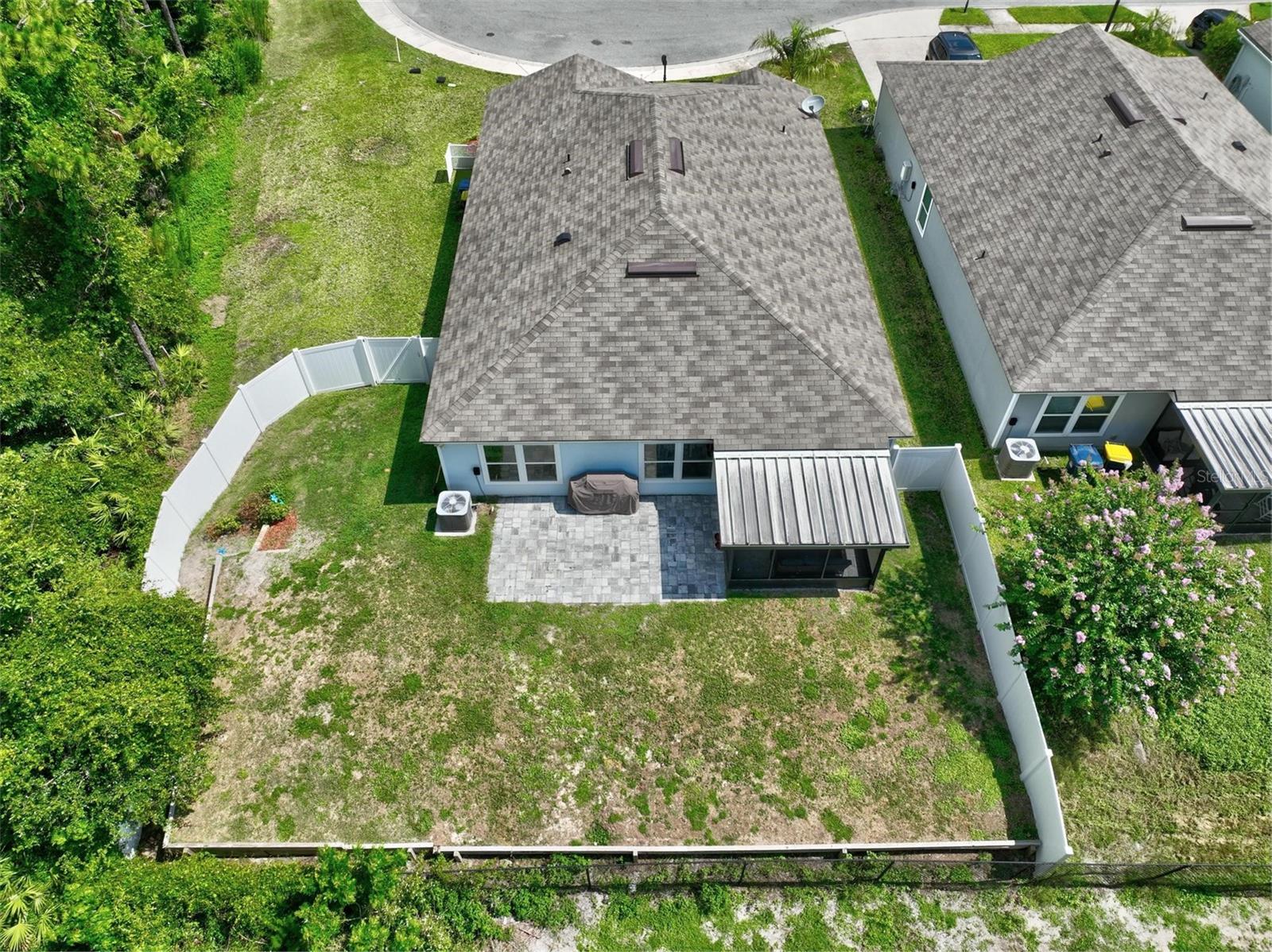 Image 62 of 90 For 7 Grand Par Court