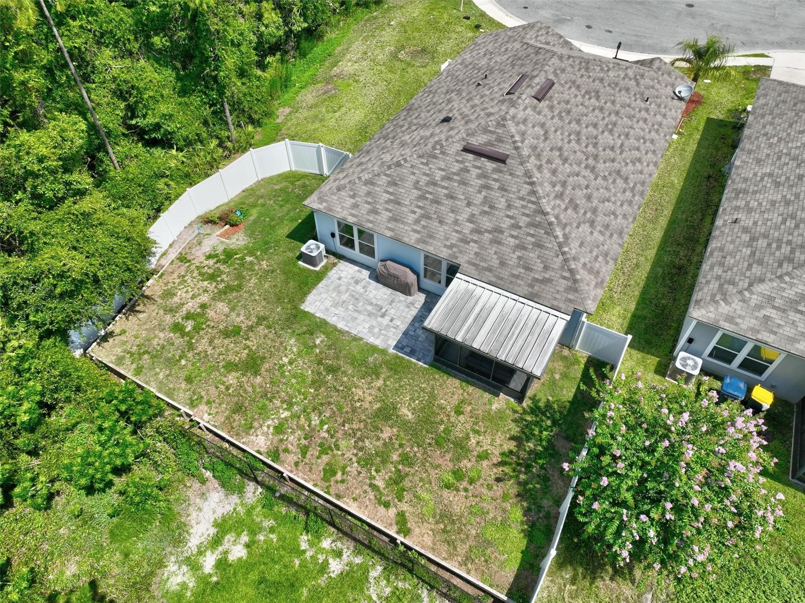 Image 63 of 90 For 7 Grand Par Court