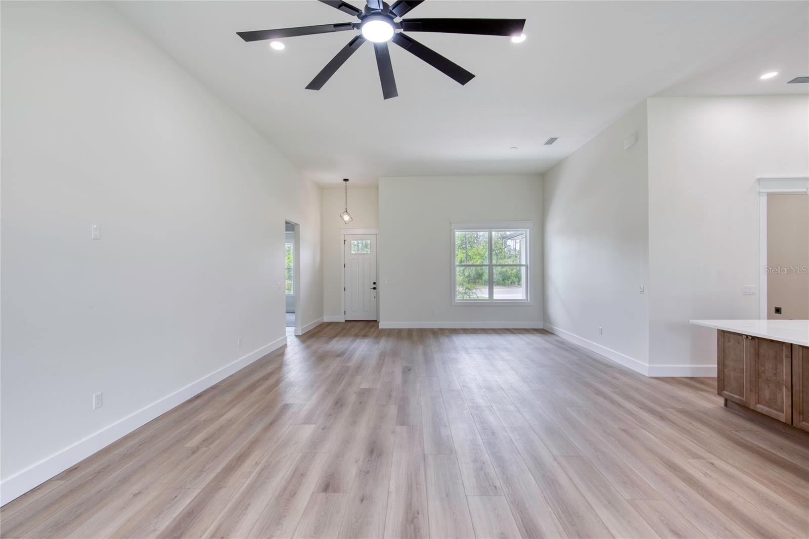 Image 11 of 43 For 4 Deerfield Court