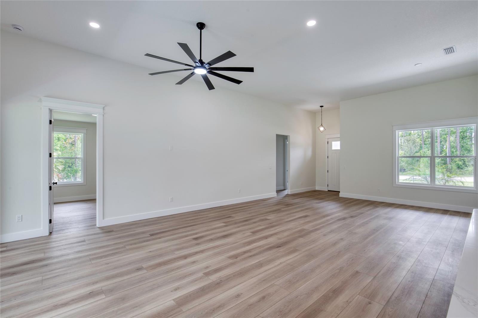Image 13 of 43 For 4 Deerfield Court