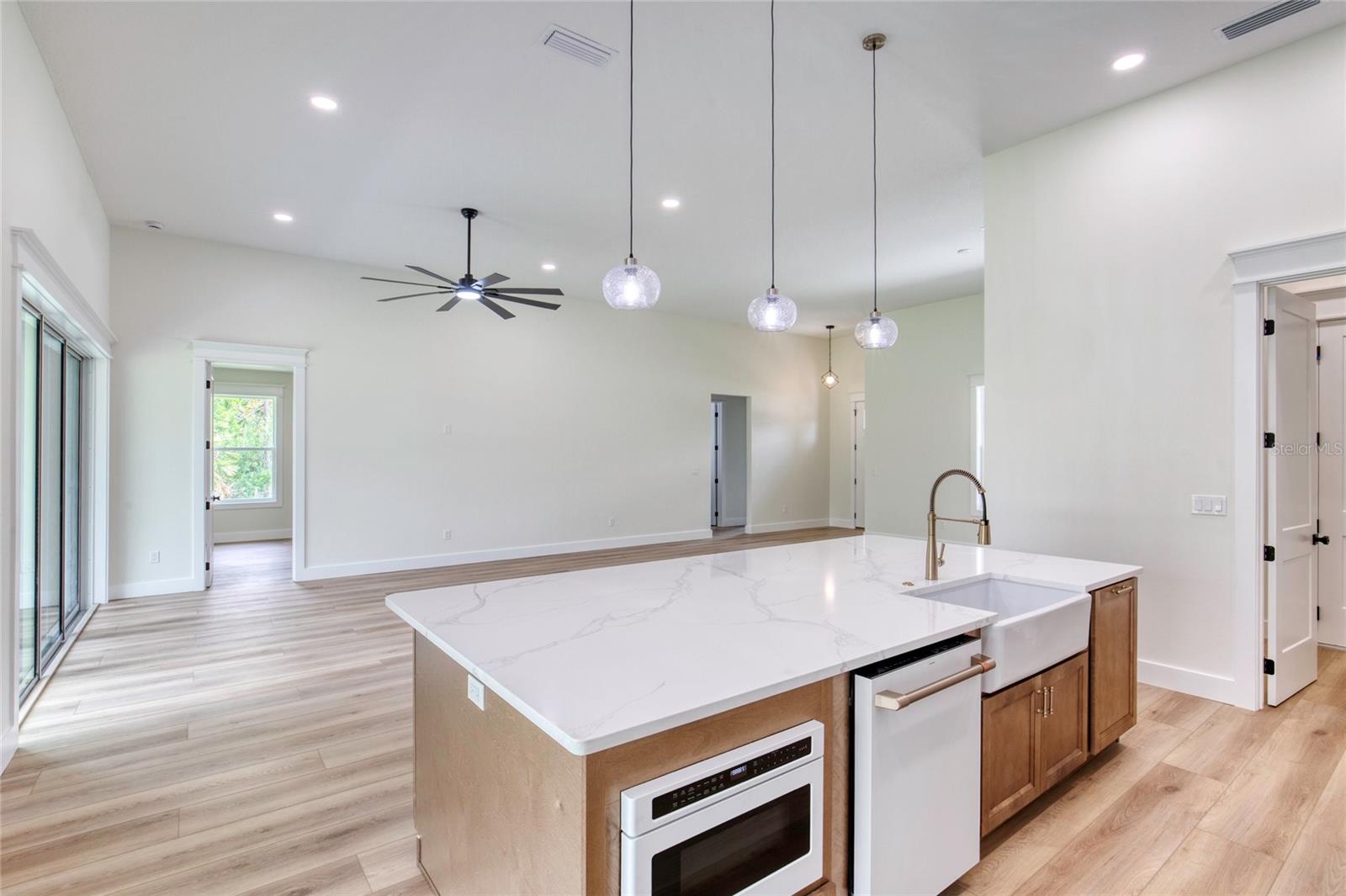 Image 18 of 43 For 4 Deerfield Court