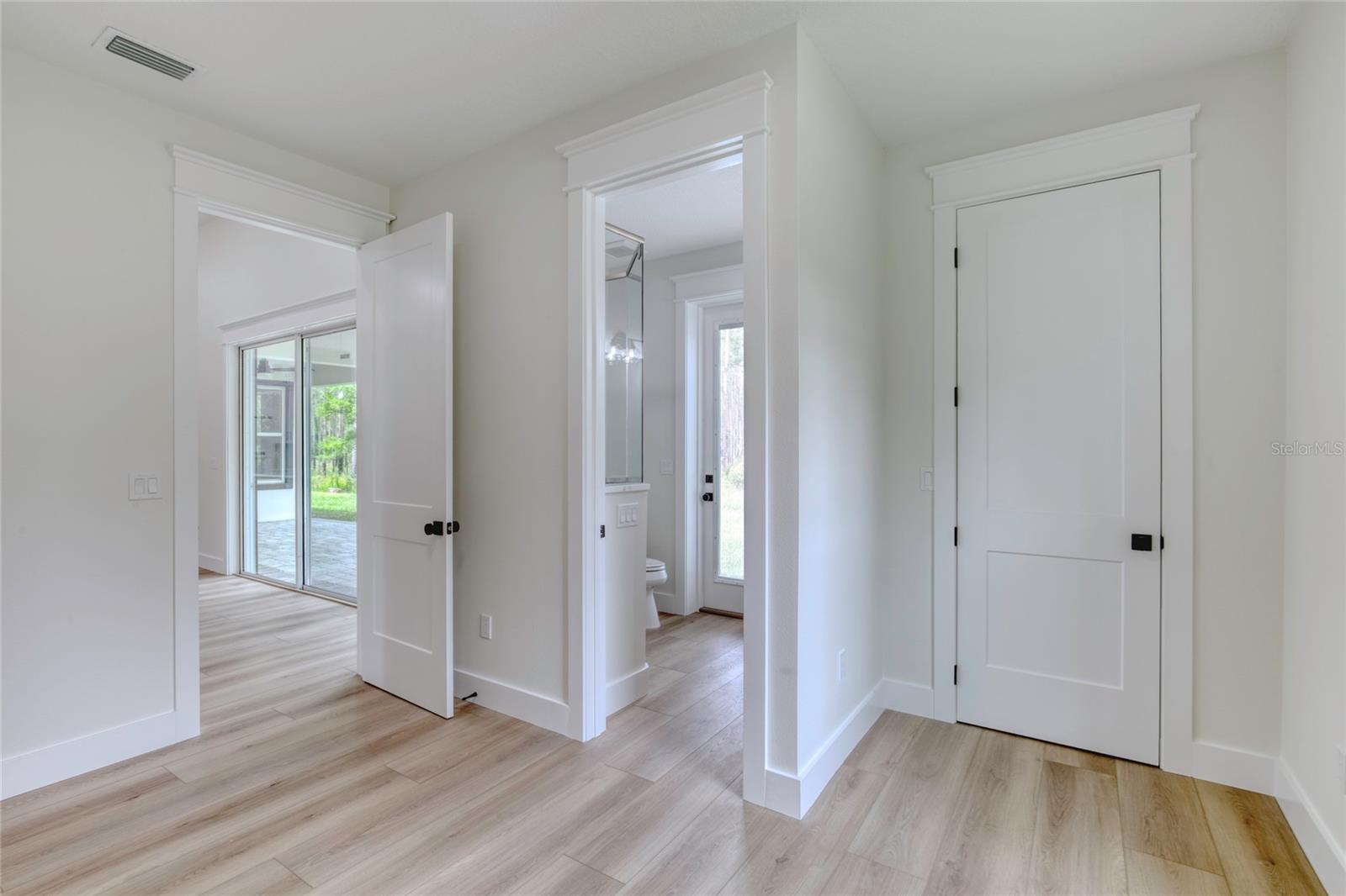 Image 27 of 43 For 4 Deerfield Court