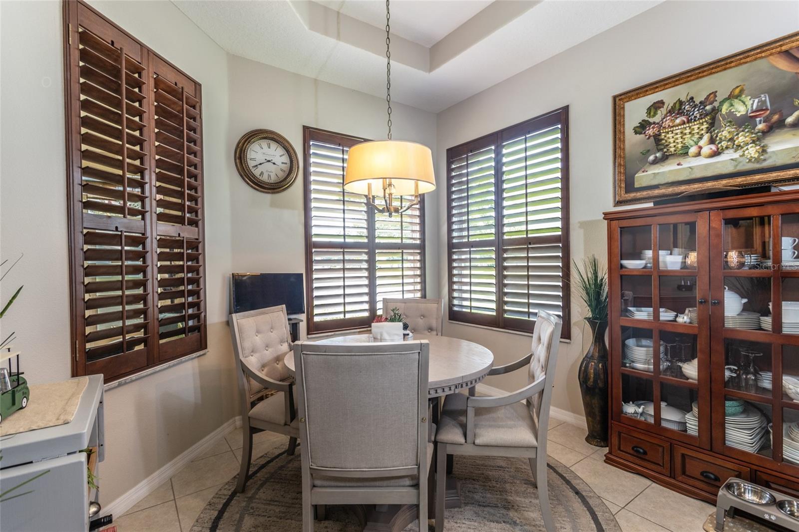 Image 10 of 44 For 25 Raintree Circle