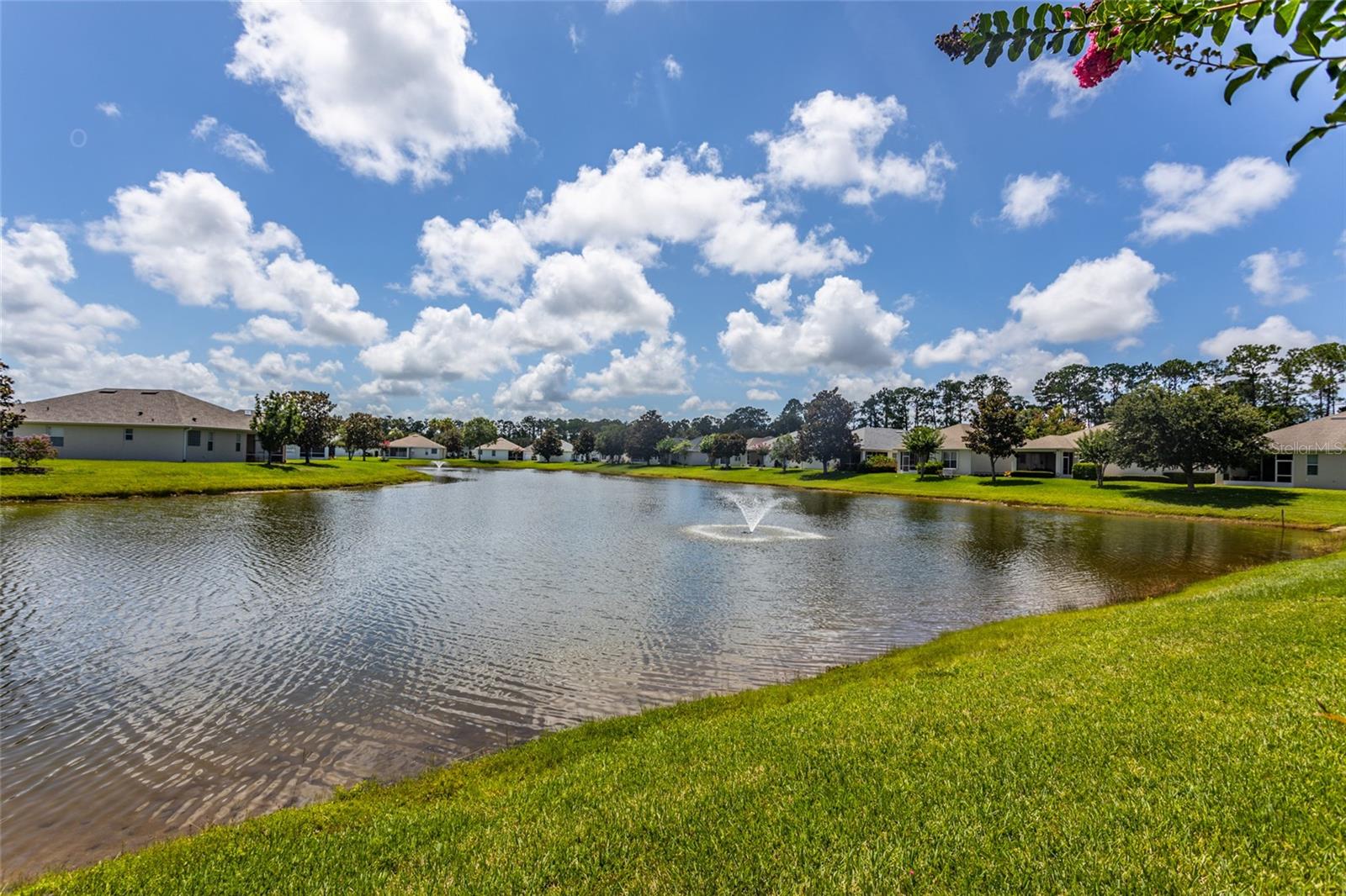 Image 27 of 44 For 25 Raintree Circle