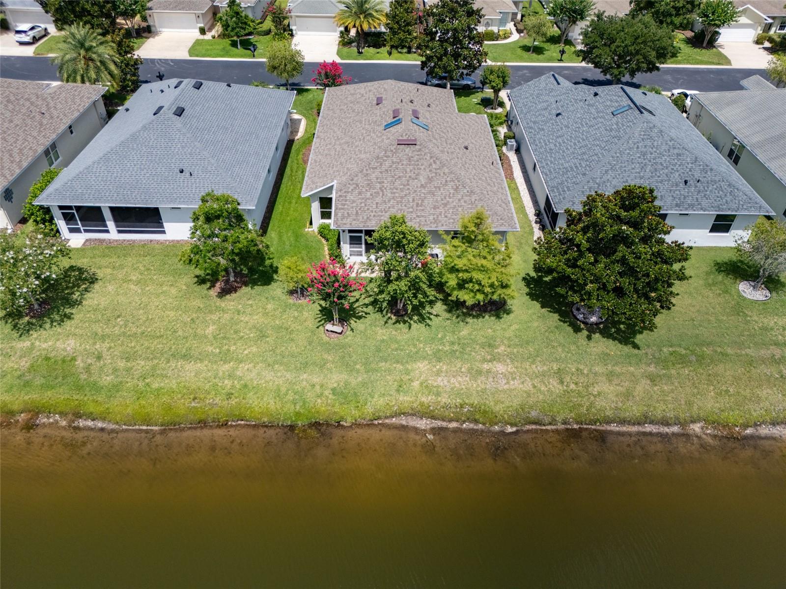 Image 33 of 44 For 25 Raintree Circle