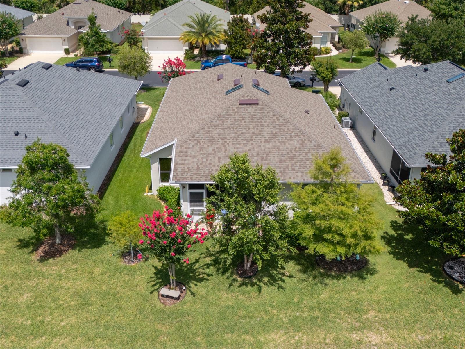 Image 39 of 44 For 25 Raintree Circle