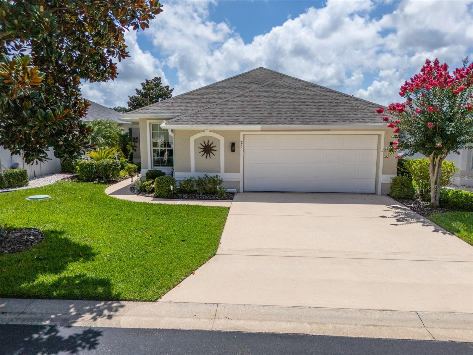 Image 43 of 44 For 25 Raintree Circle