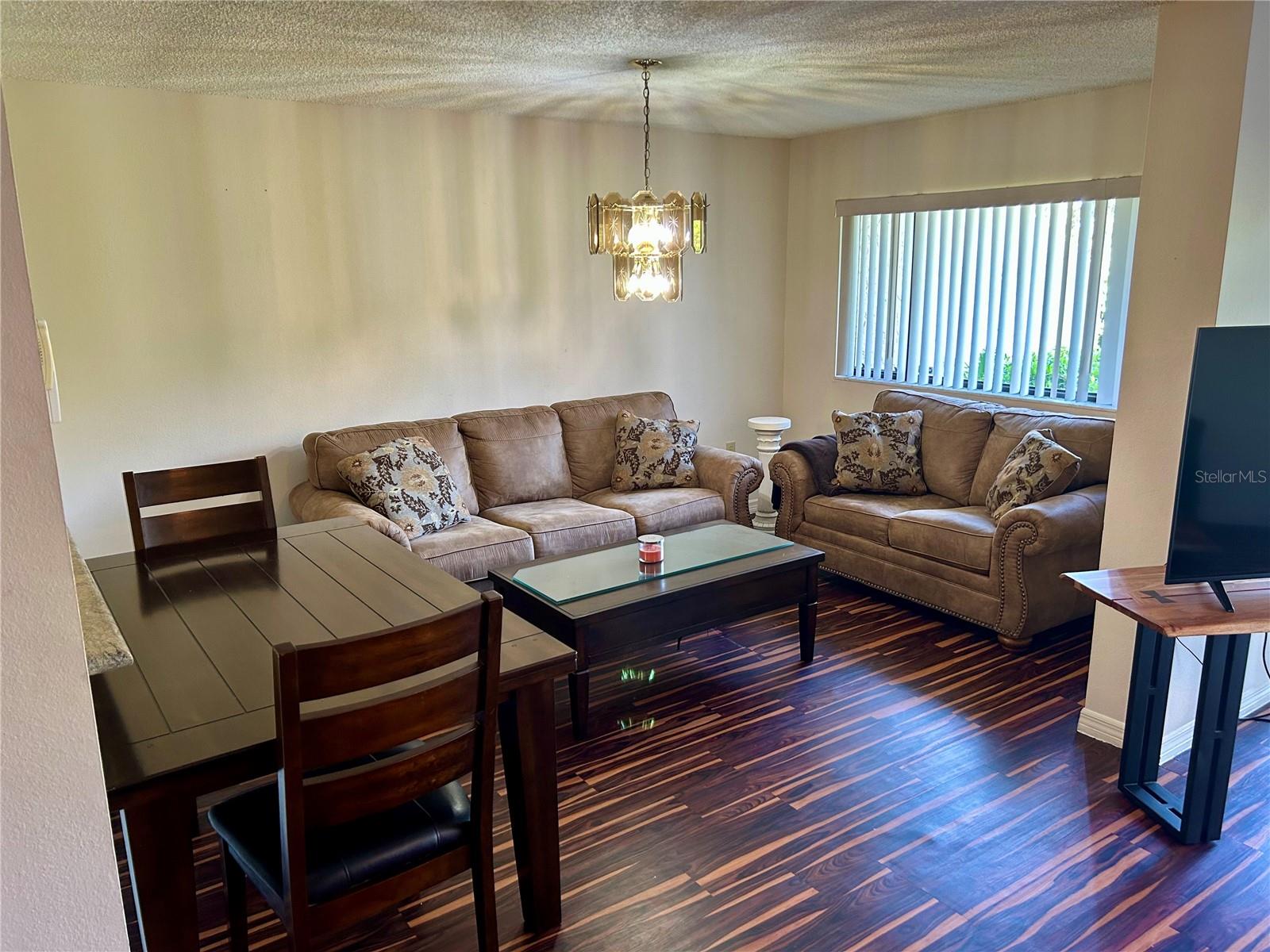 Image 17 of 51 For 1162 Carmel Circle 100