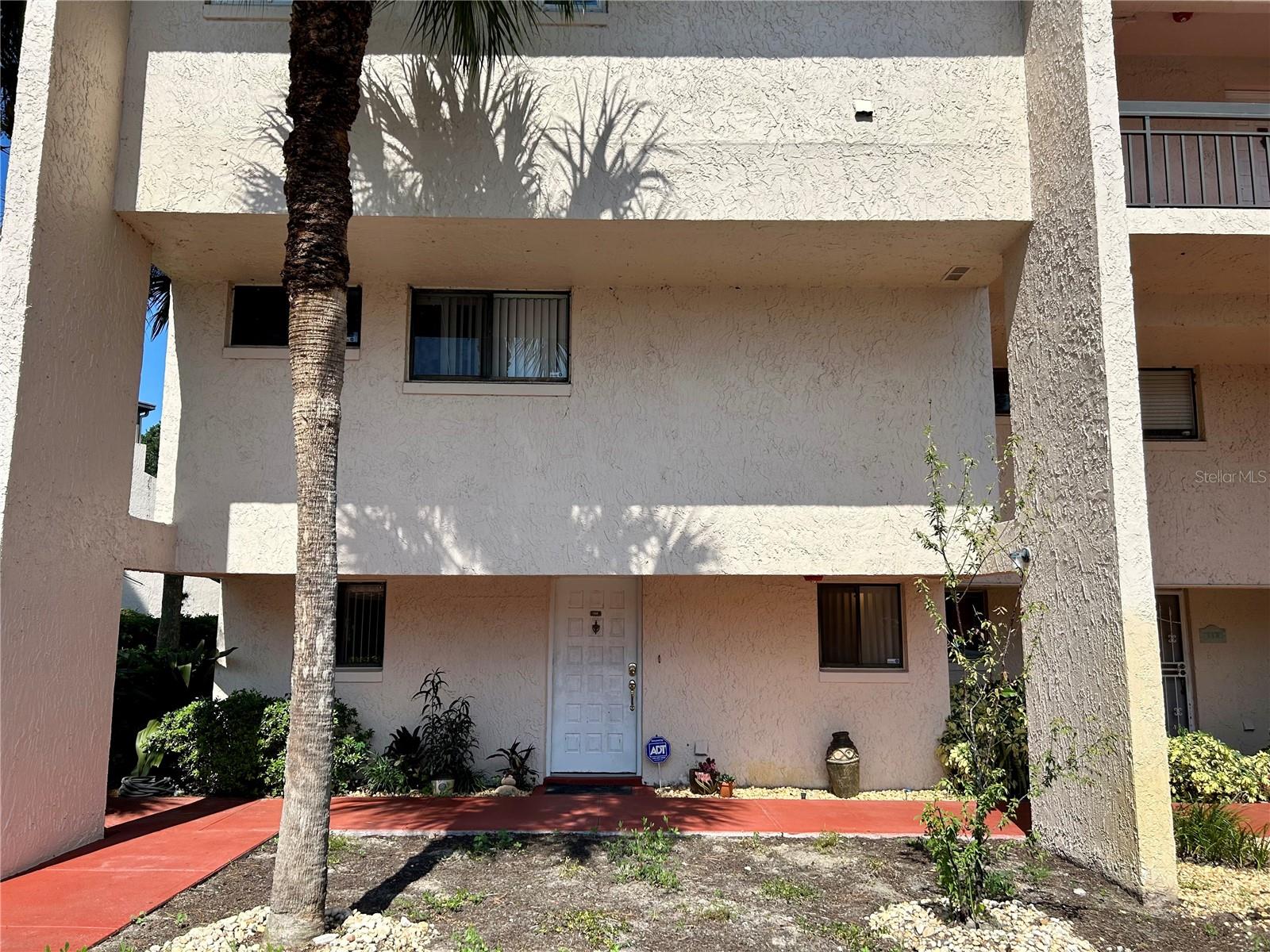 Image 4 of 51 For 1162 Carmel Circle 100