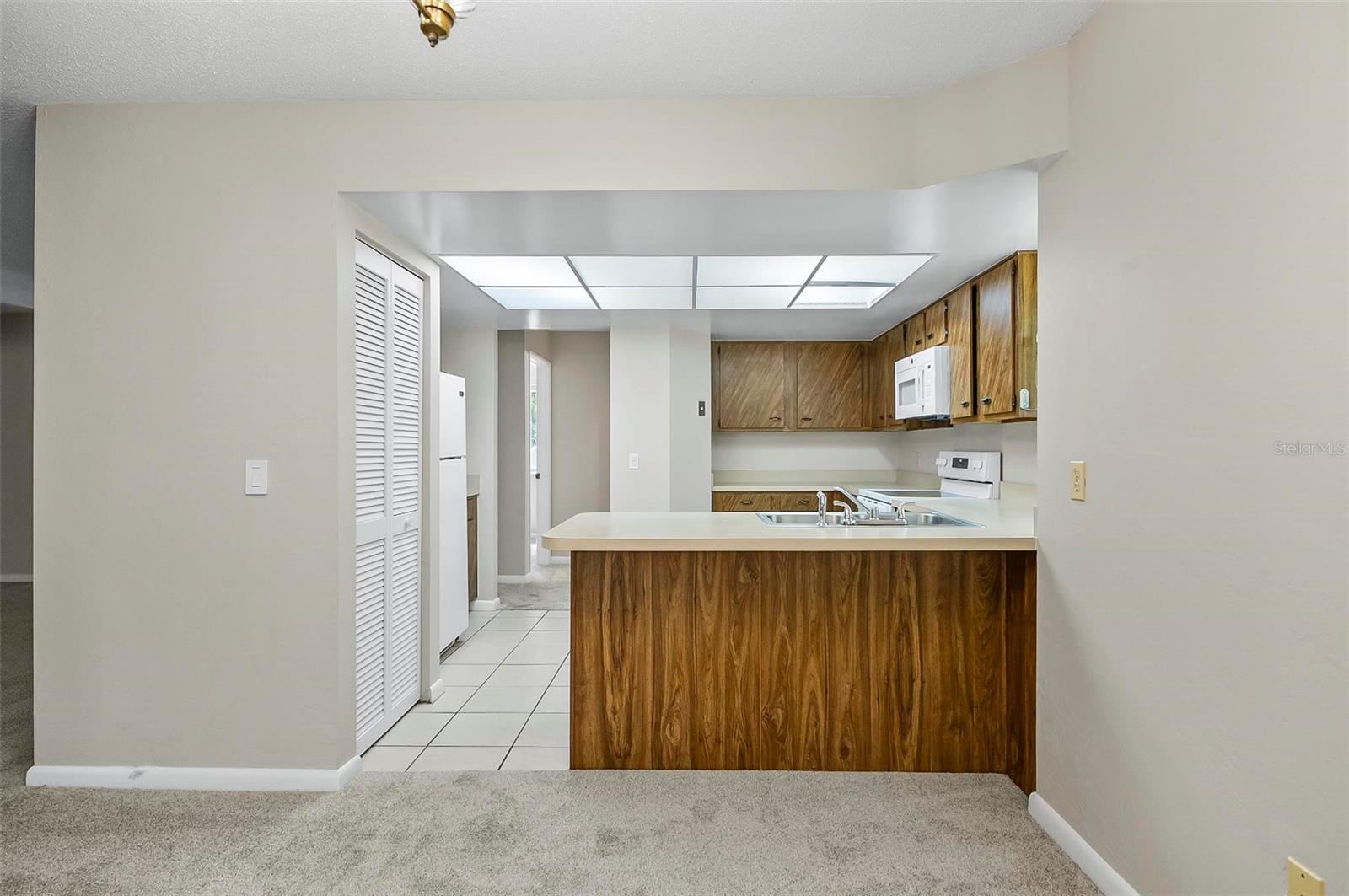 Image 10 of 68 For 14 Oakmont Court 14