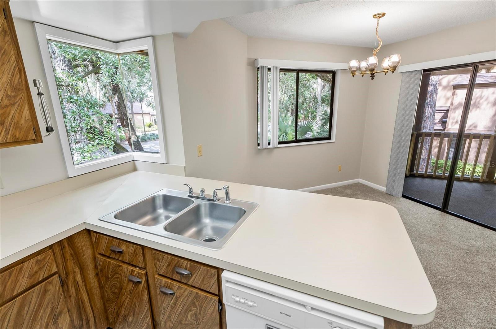 Image 16 of 68 For 14 Oakmont Court 14