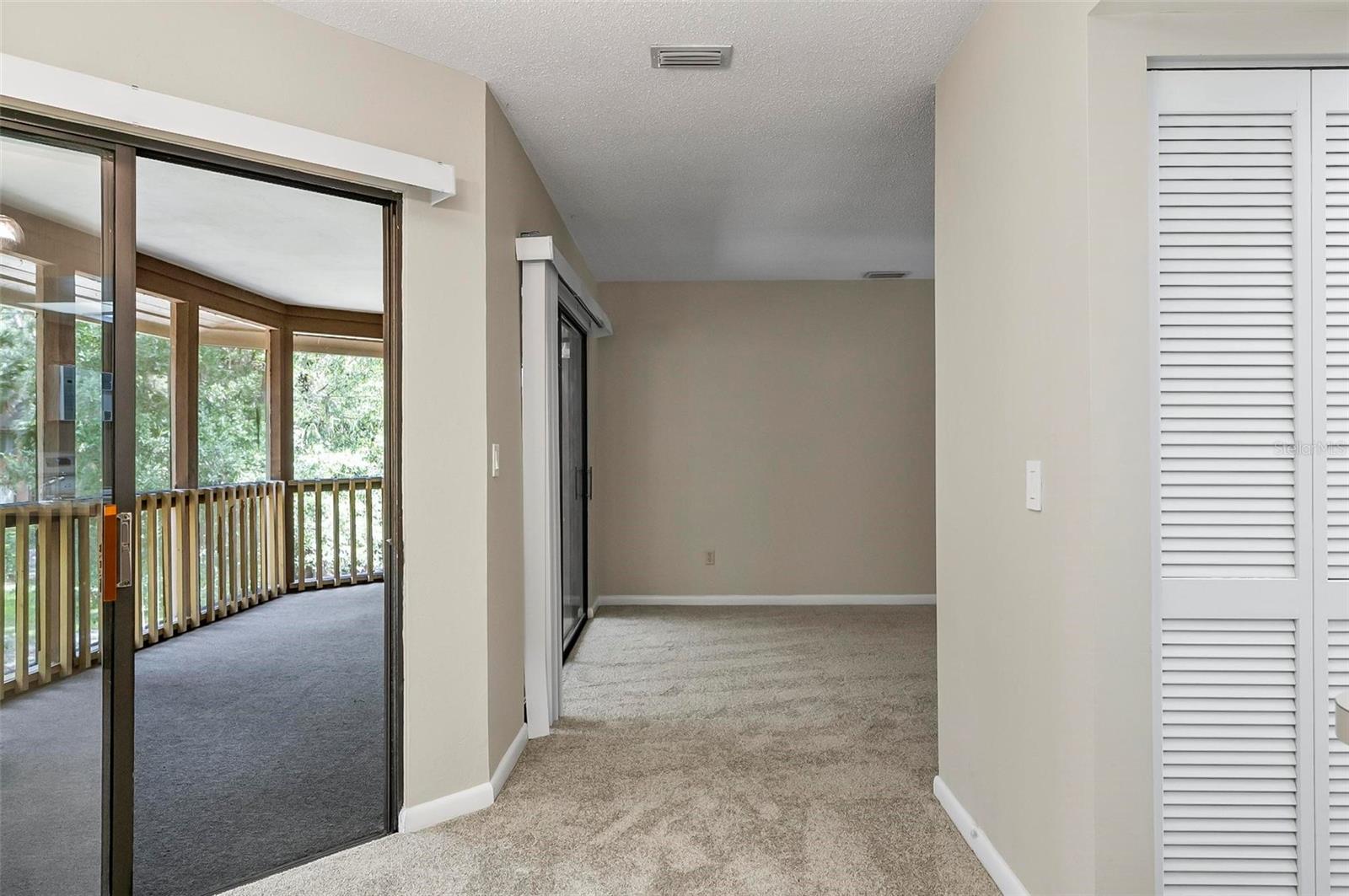 Image 22 of 68 For 14 Oakmont Court 14