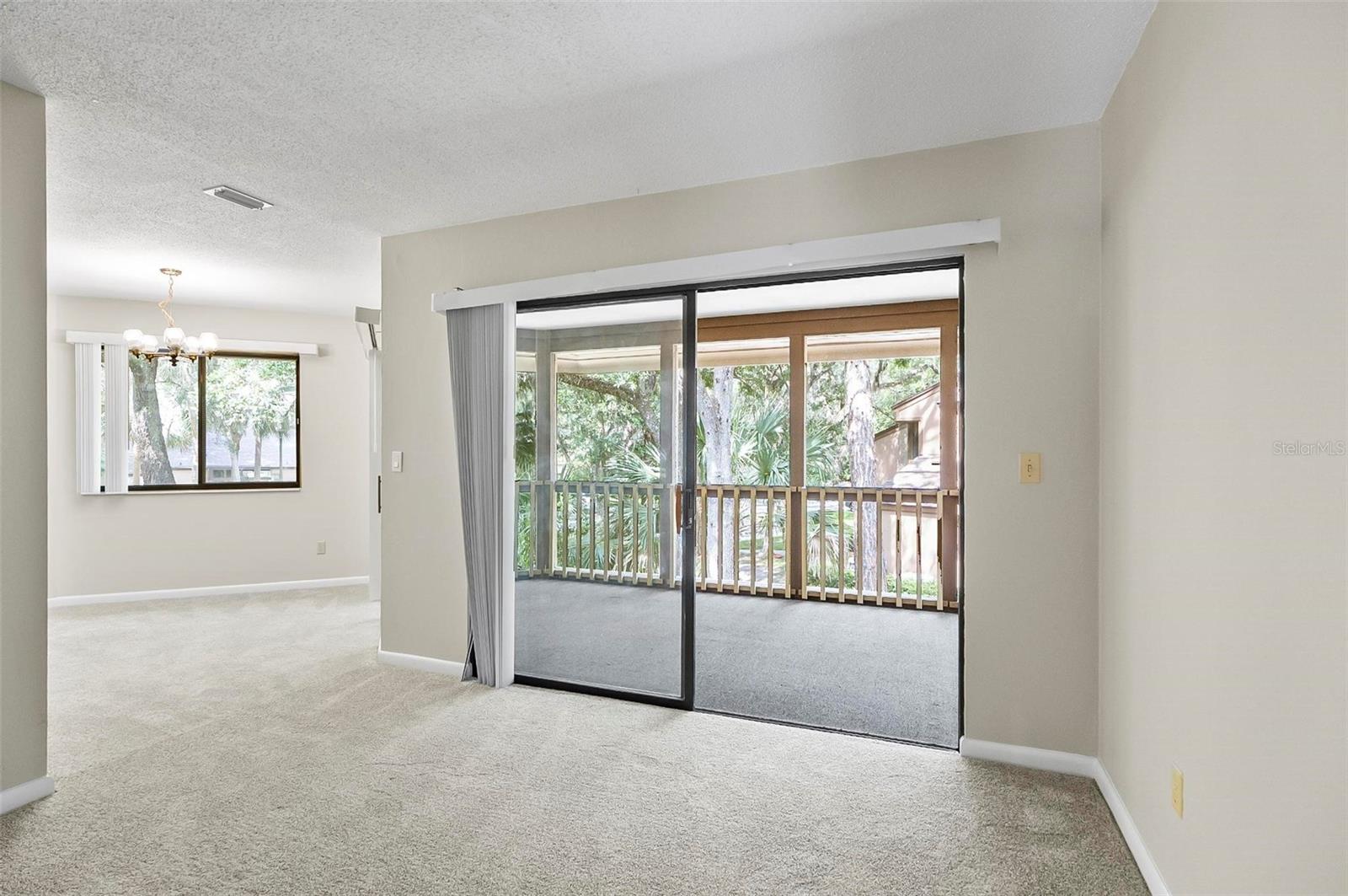 Image 24 of 68 For 14 Oakmont Court 14