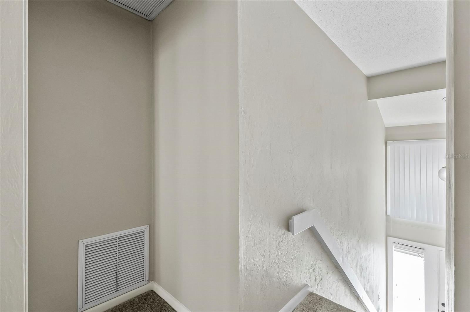 Image 25 of 68 For 14 Oakmont Court 14