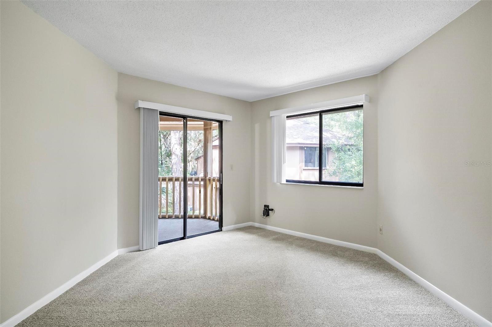 Image 29 of 68 For 14 Oakmont Court 14