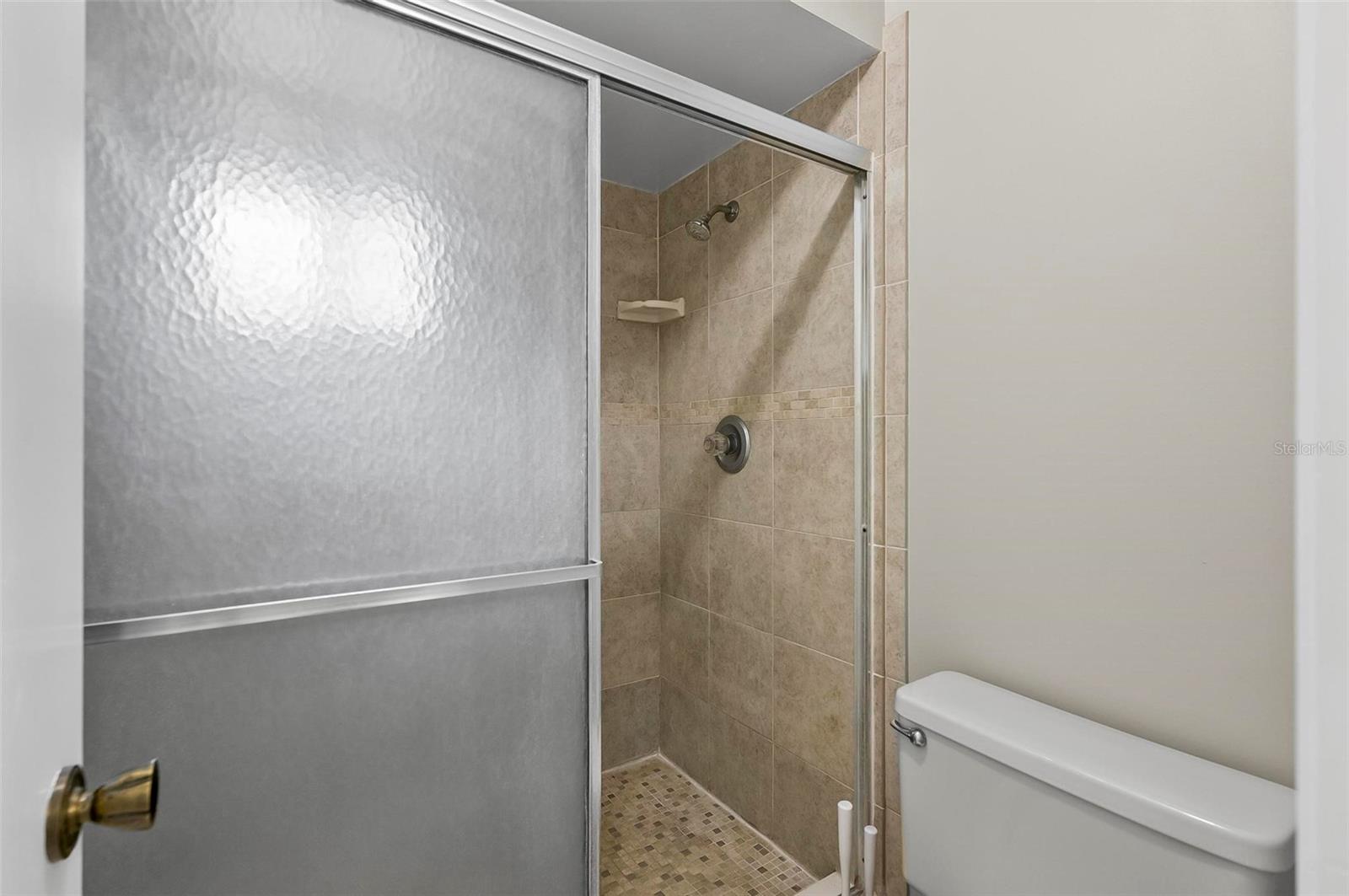 Image 34 of 68 For 14 Oakmont Court 14
