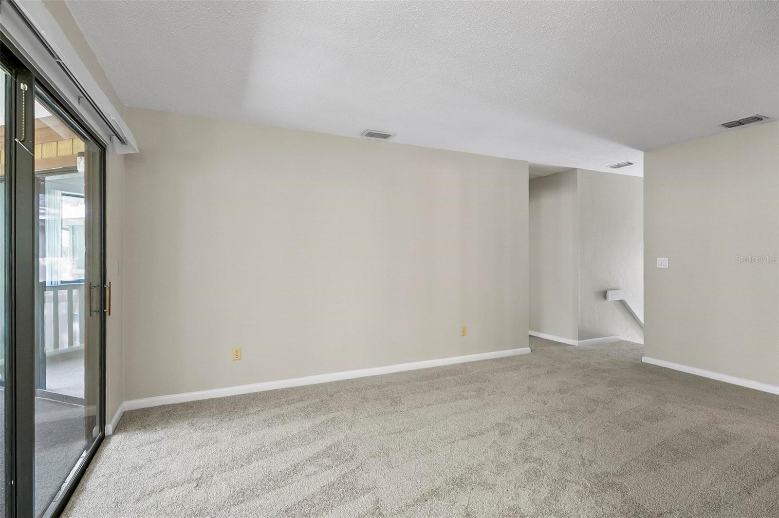 Image 5 of 68 For 14 Oakmont Court 14
