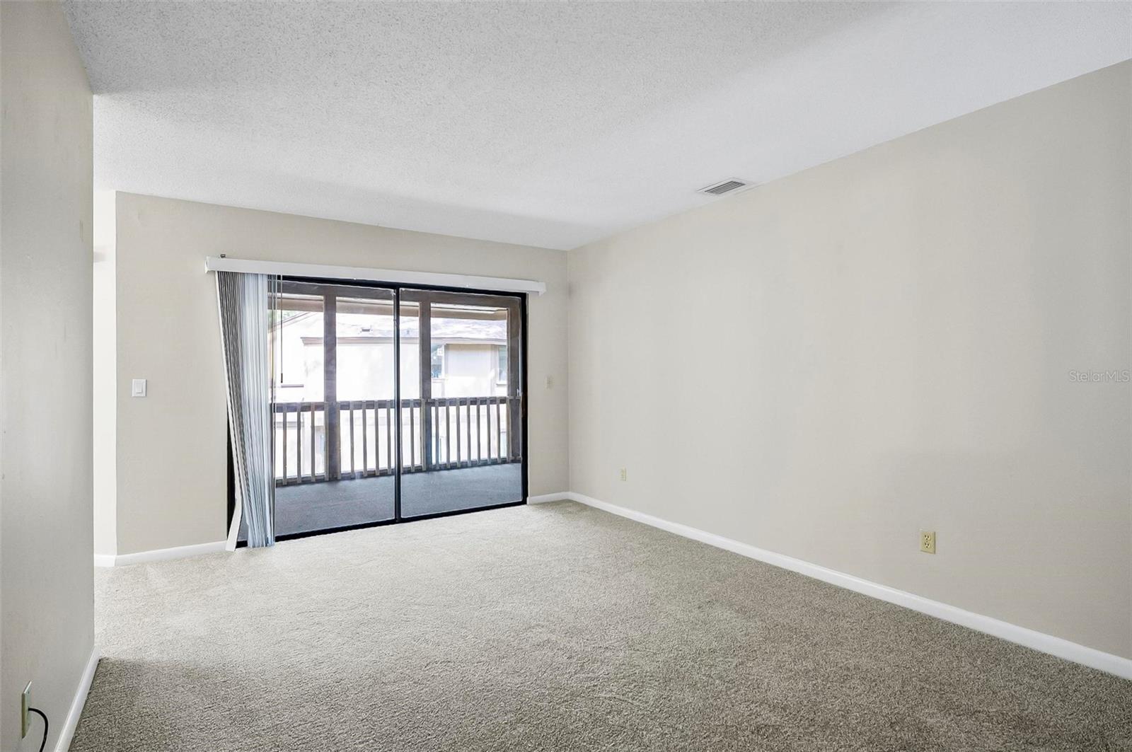 Image 6 of 68 For 14 Oakmont Court 14