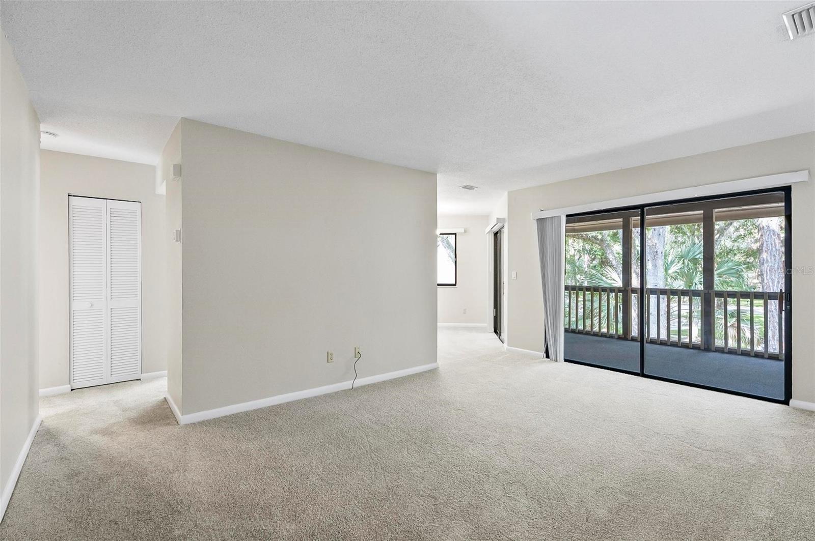 Image 7 of 68 For 14 Oakmont Court 14