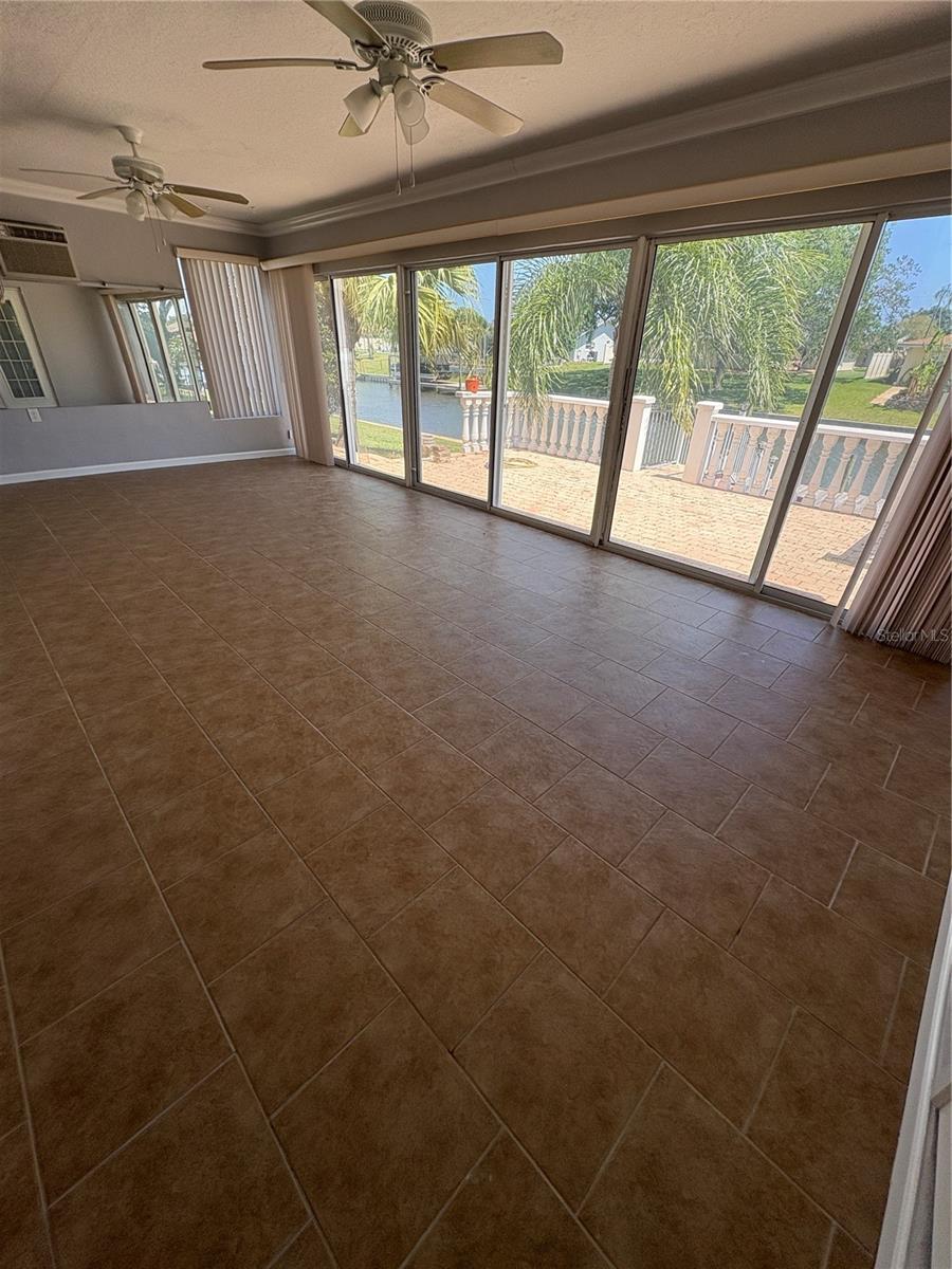 Image 11 of 22 For 13 Cloverdale Court S
