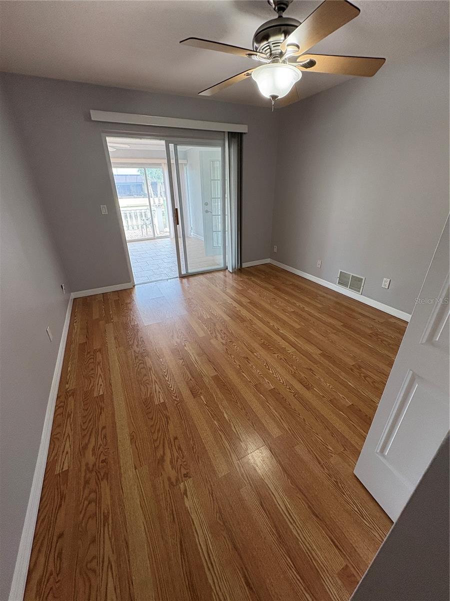 Image 13 of 22 For 13 Cloverdale Court S