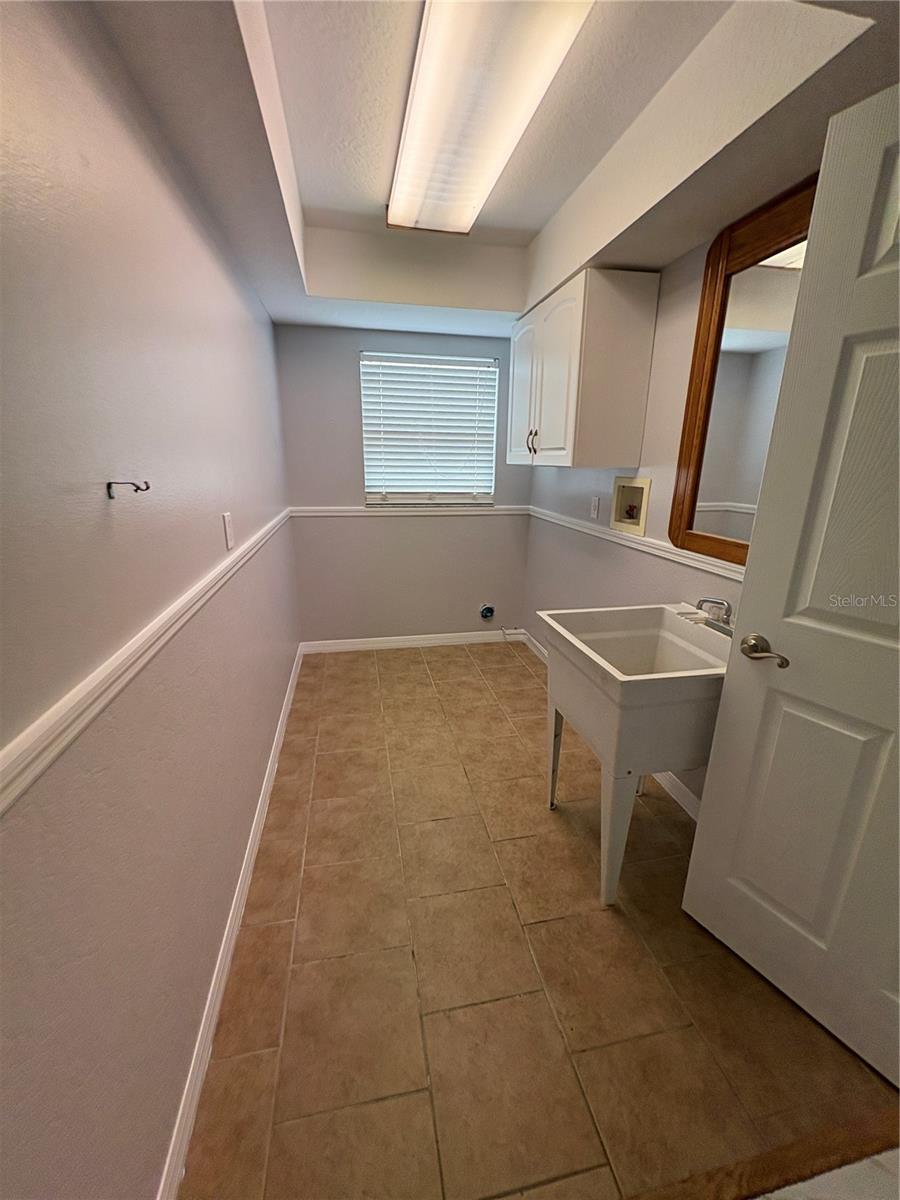 Image 14 of 22 For 13 Cloverdale Court S