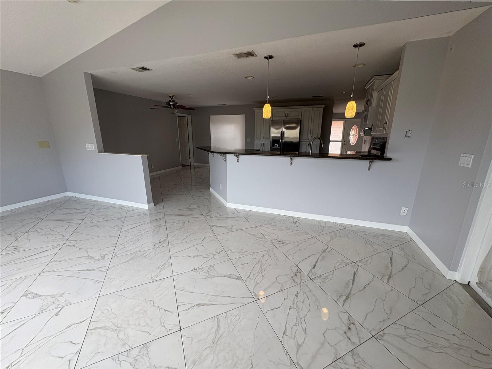 Image 7 of 22 For 13 Cloverdale Court S