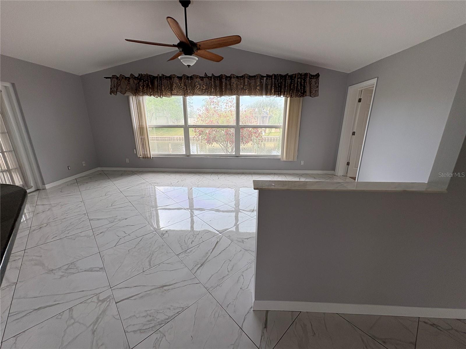 Image 8 of 22 For 13 Cloverdale Court S