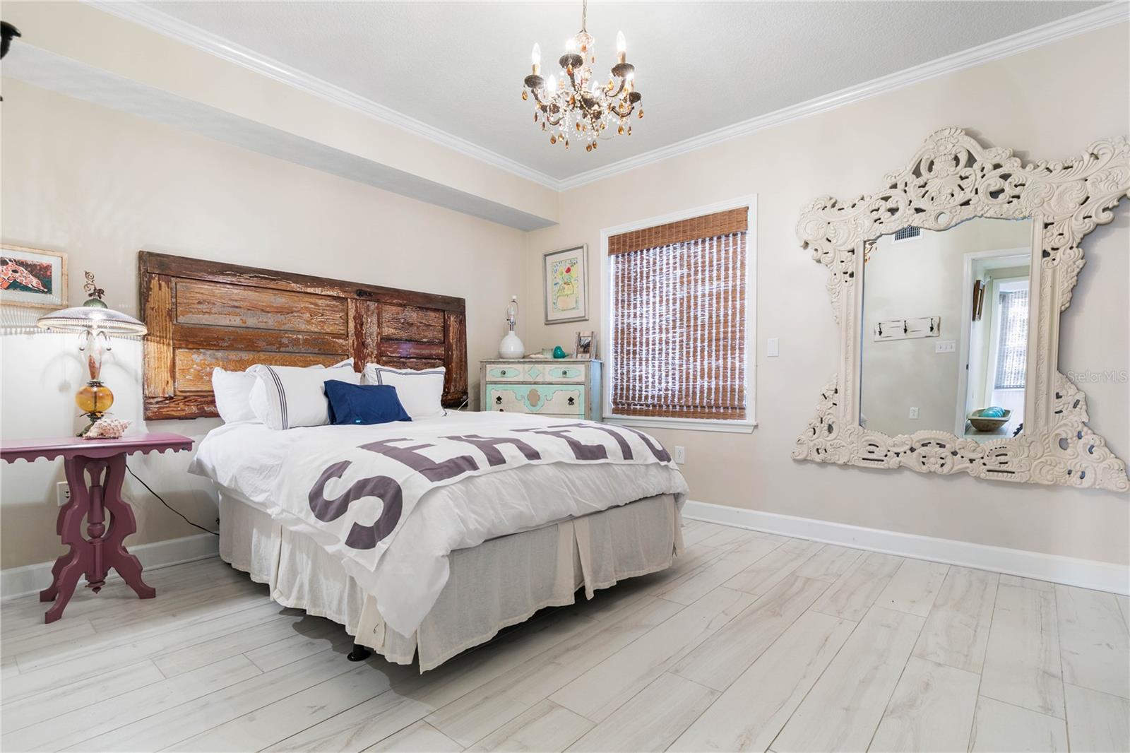 Image 33 of 81 For 200 Ocean Crest Drive 306