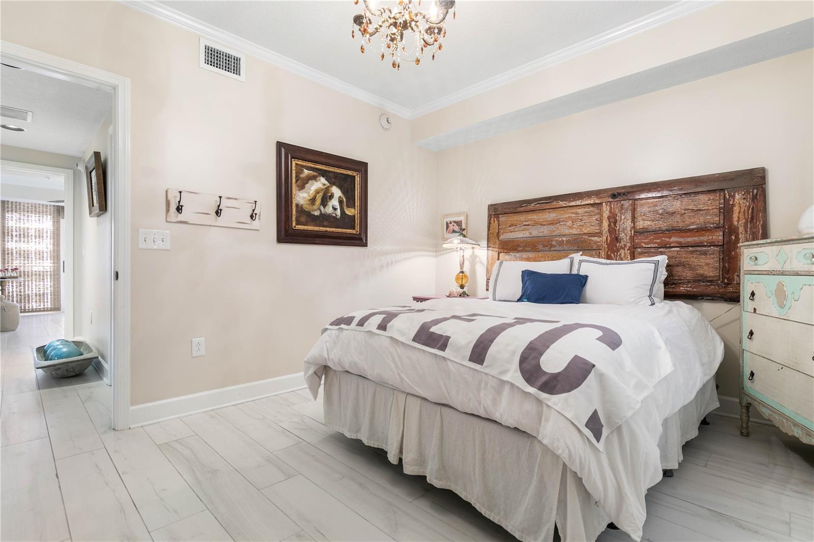 Image 34 of 81 For 200 Ocean Crest Drive 306