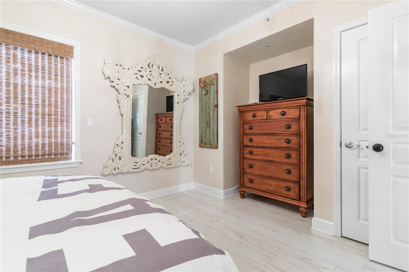 Image 35 of 81 For 200 Ocean Crest Drive 306