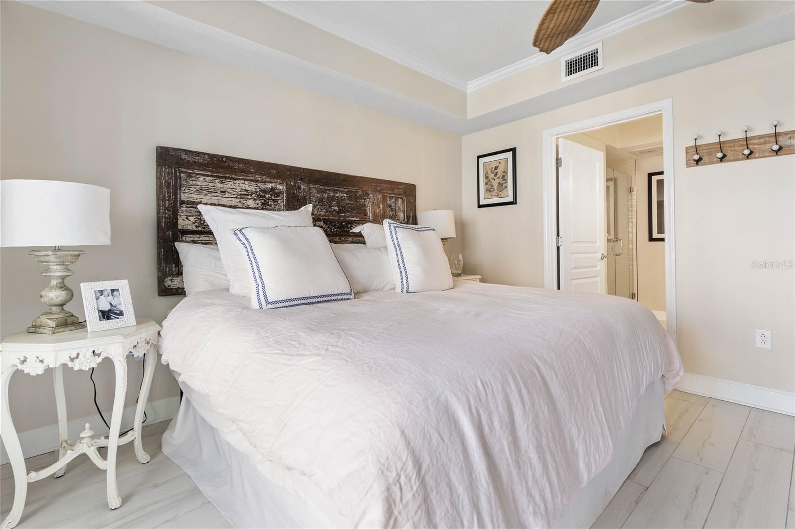Image 38 of 81 For 200 Ocean Crest Drive 306