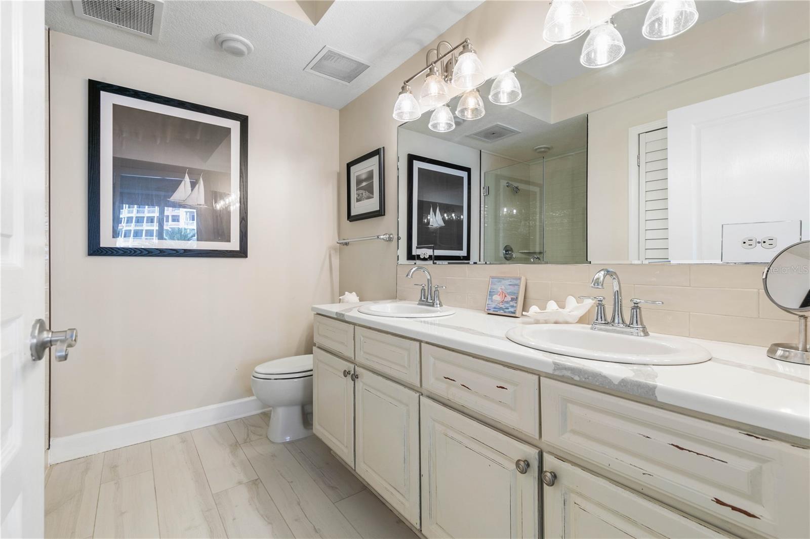 Image 40 of 81 For 200 Ocean Crest Drive 306