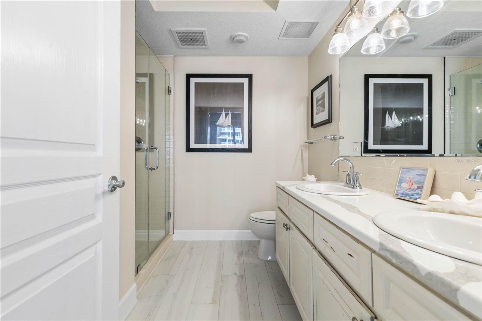 Image 41 of 81 For 200 Ocean Crest Drive 306