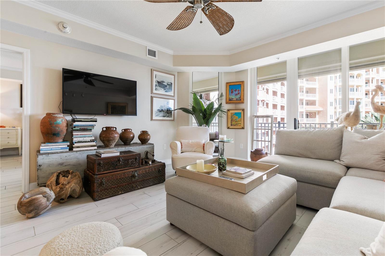 Image 6 of 81 For 200 Ocean Crest Drive 306