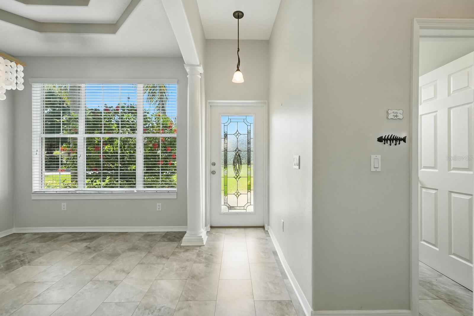 Image 5 of 58 For 7 River Oaks Way