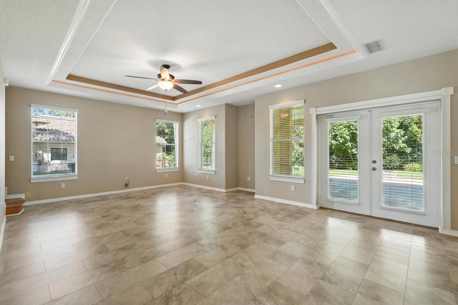 Image 6 of 58 For 7 River Oaks Way