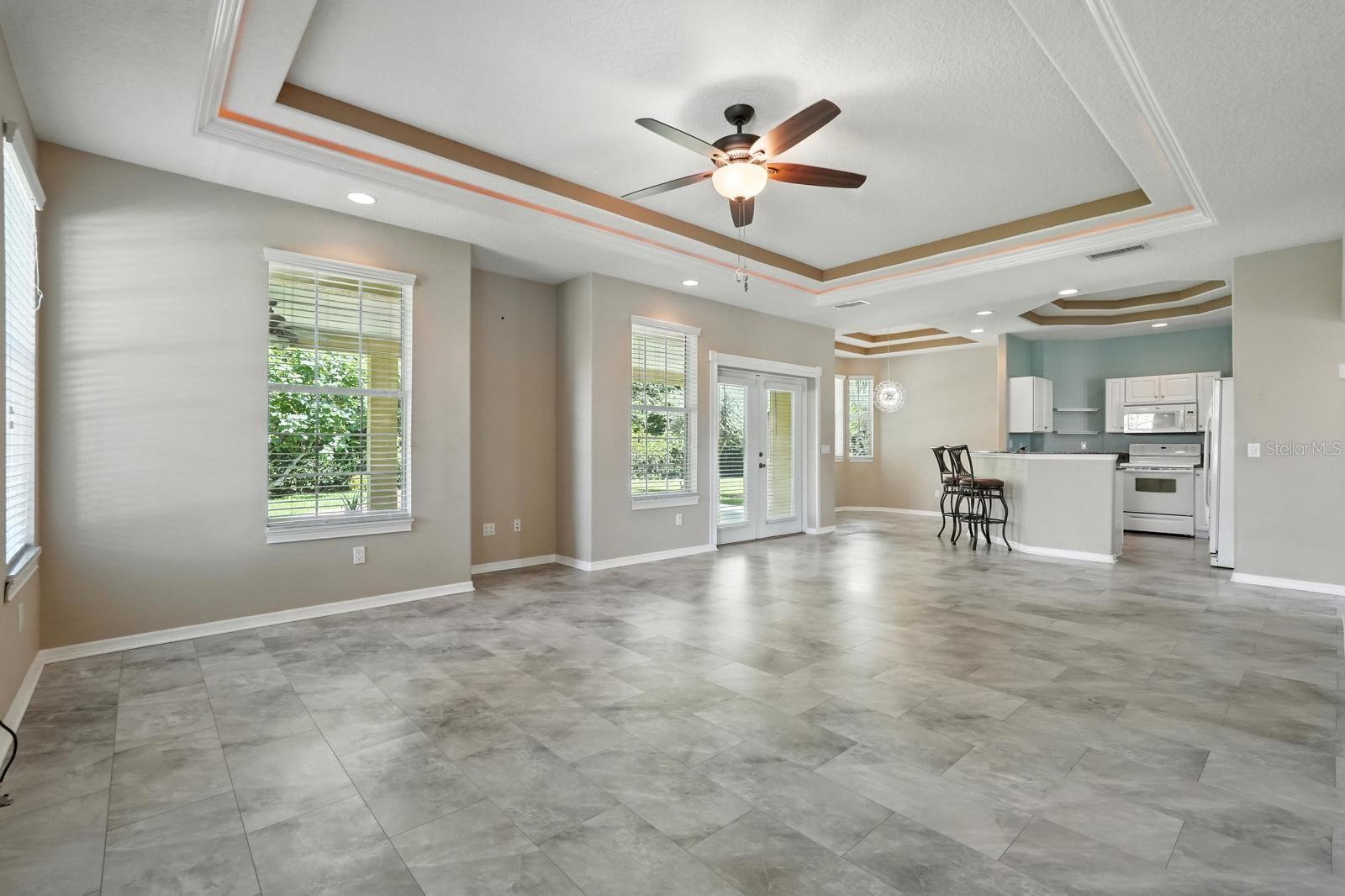 Image 7 of 58 For 7 River Oaks Way