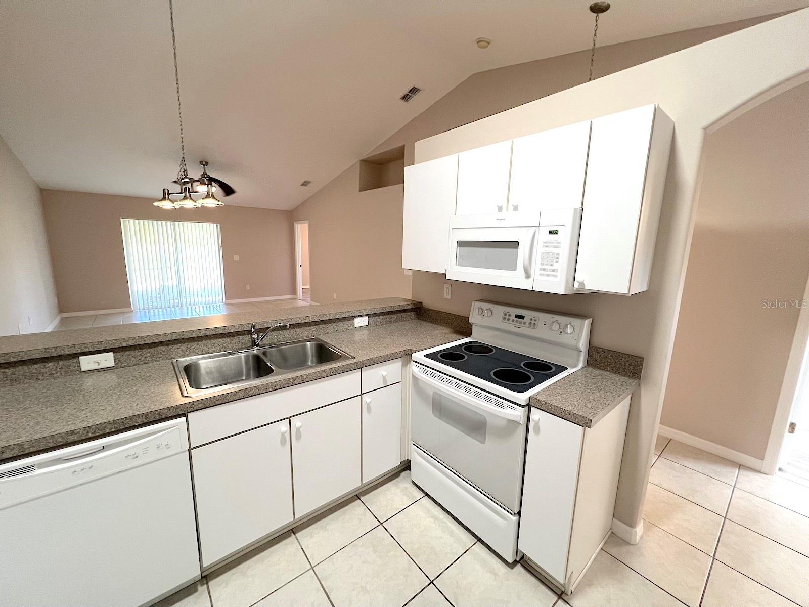 Image 15 of 24 For 47 Wellwood Lane B