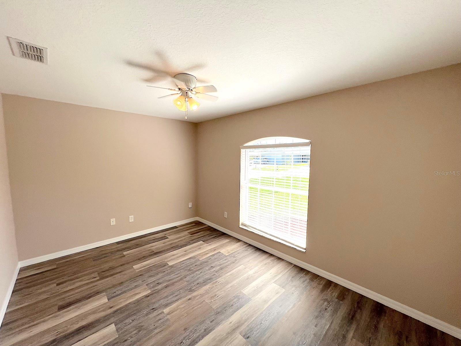 Image 7 of 24 For 47 Wellwood Lane B