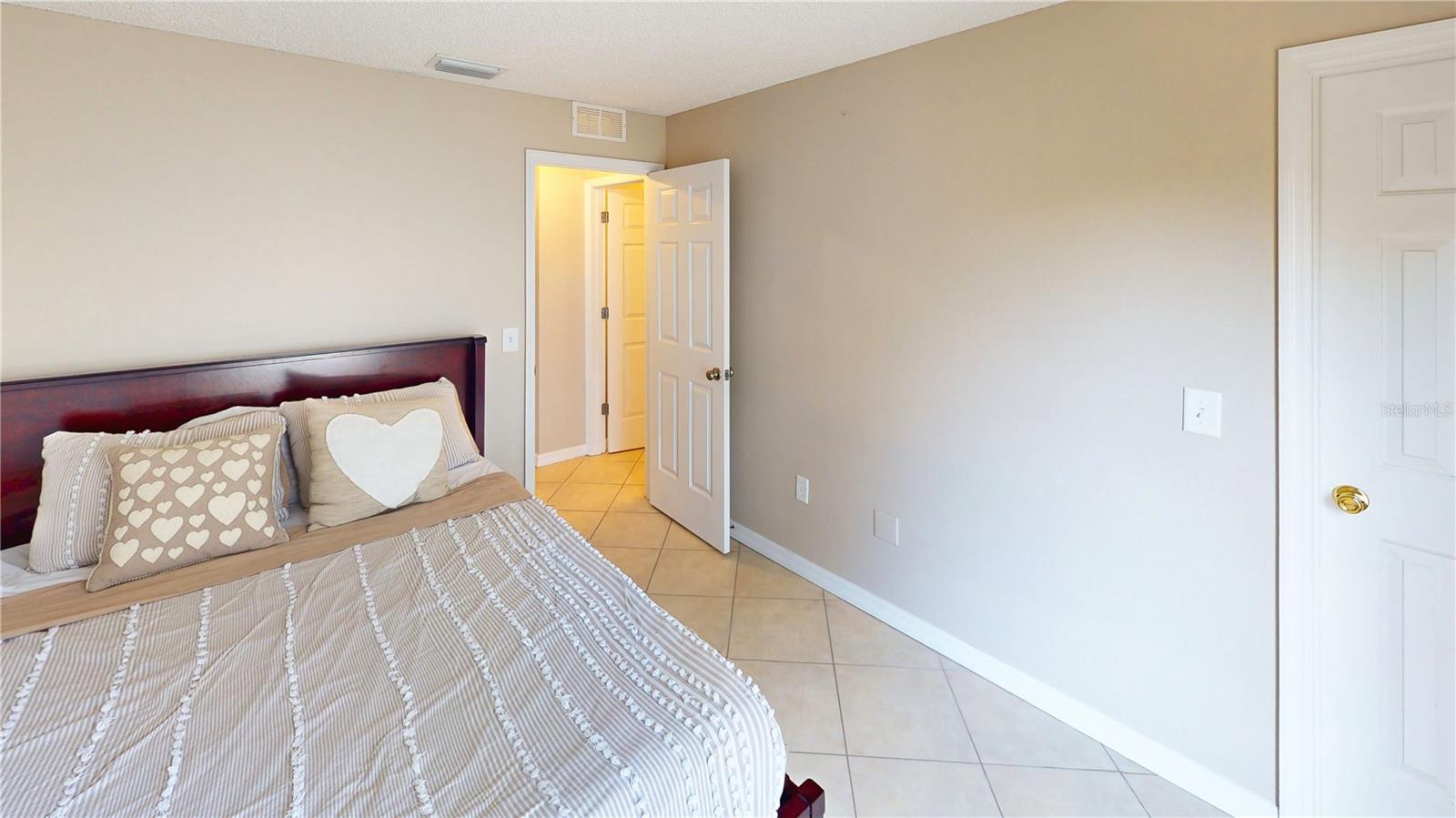 Image 22 of 34 For 8 Rolling Fern Place