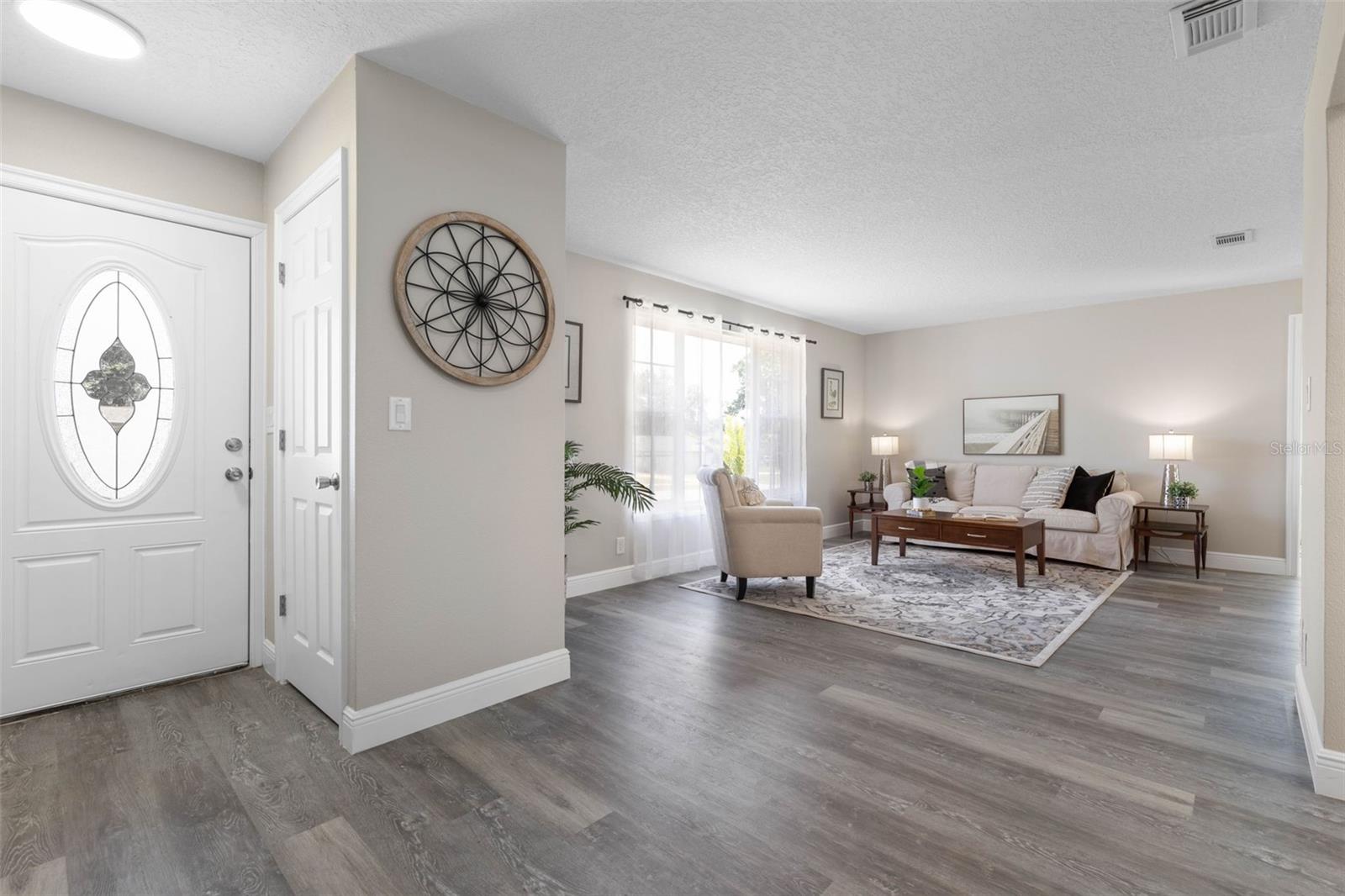 Image 4 of 49 For 105 Bonita Place