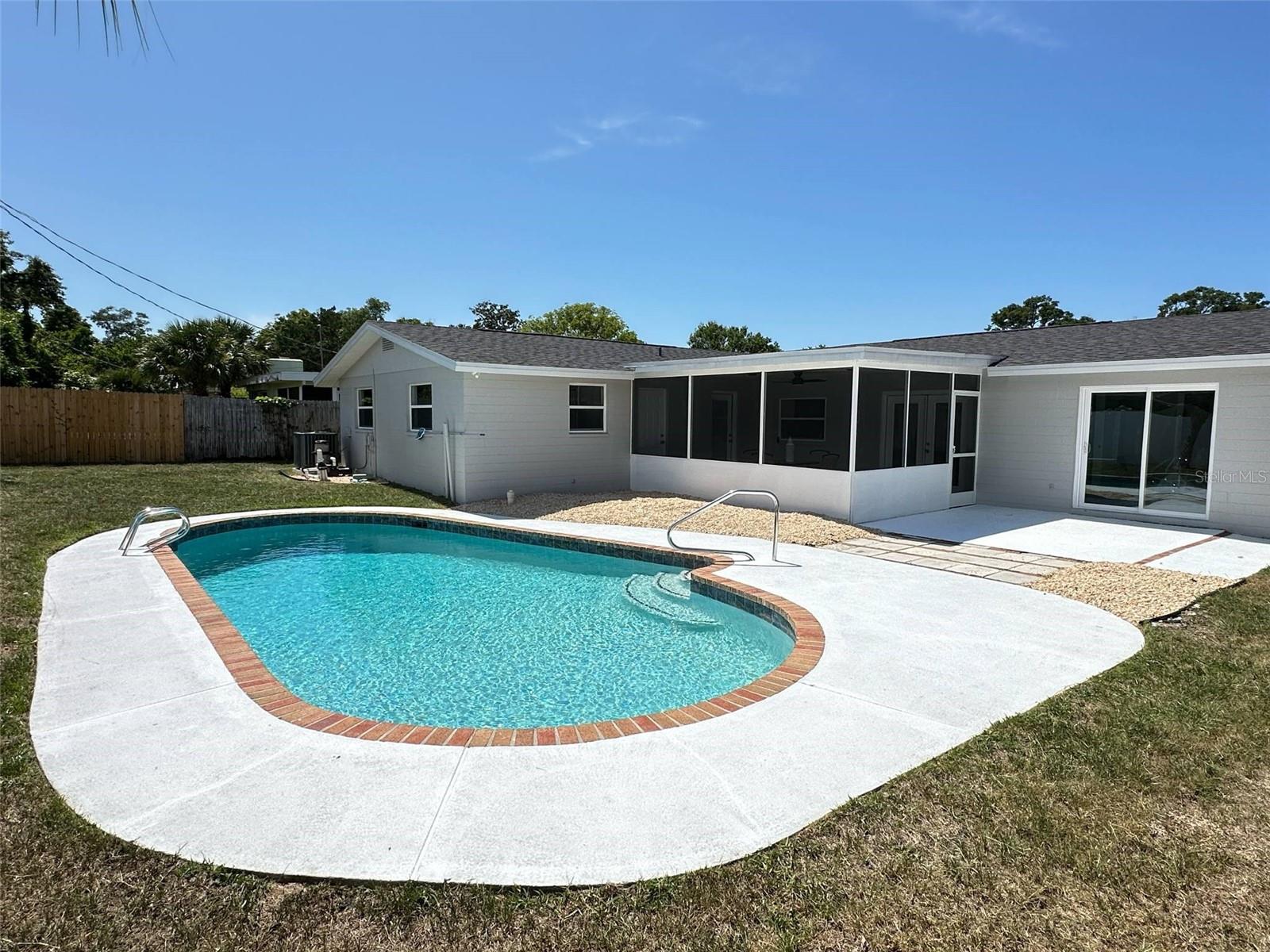 Image 41 of 49 For 105 Bonita Place