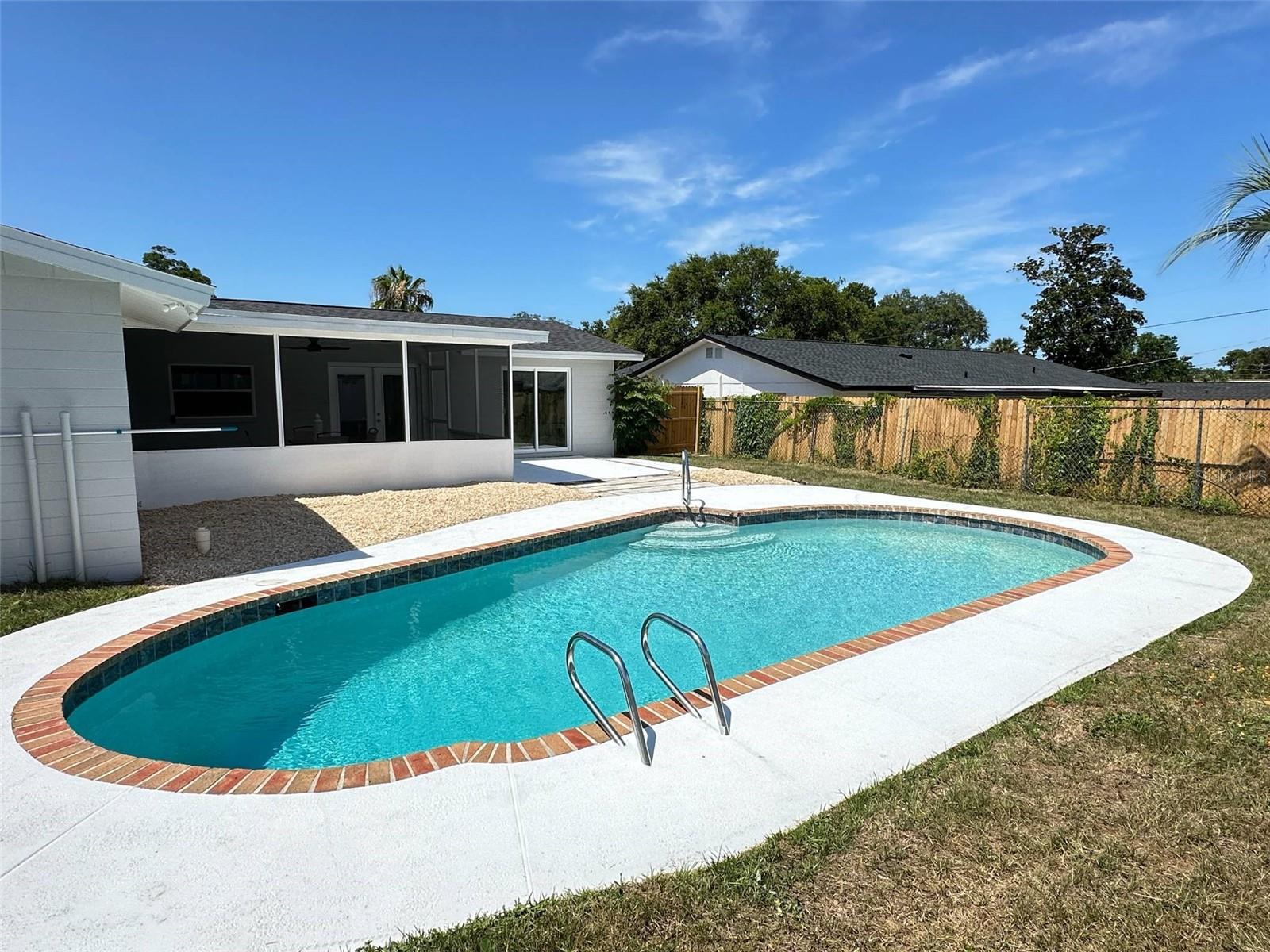 Image 43 of 49 For 105 Bonita Place