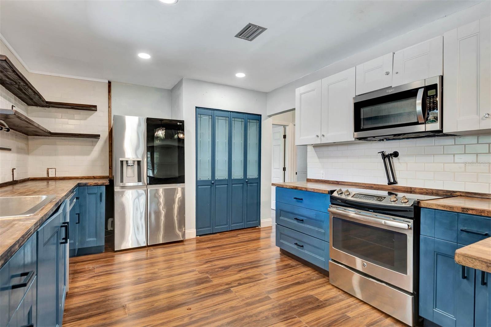 Image 10 of 47 For 132 Southwind Circle